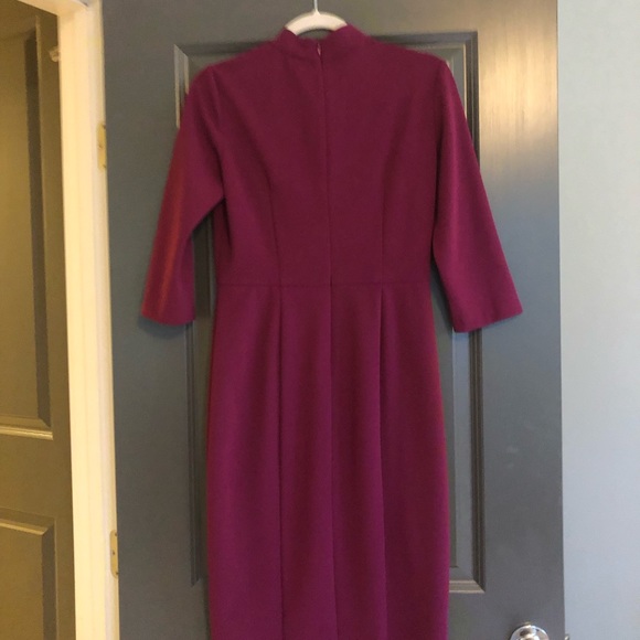 Donna Morgan 3/4 sleeve crepe sheath dress with twisted neckline - Picture 3 of 6